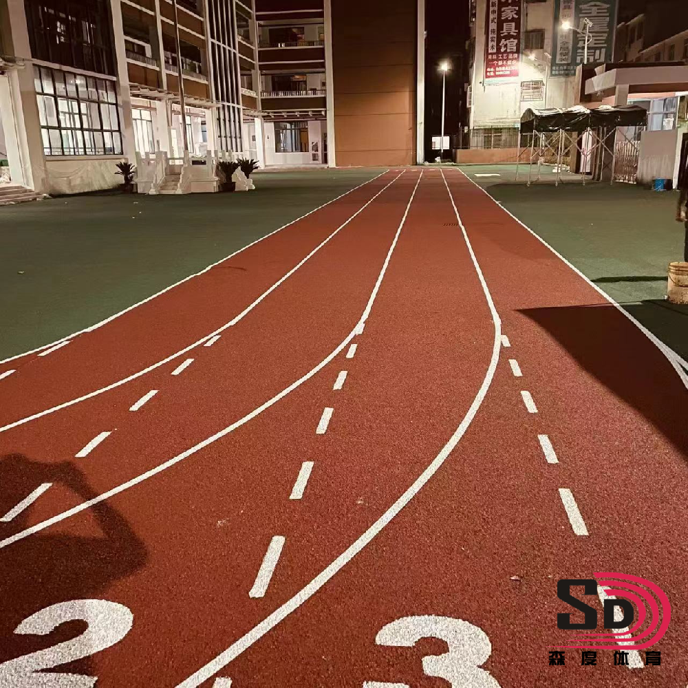 塑膠跑道掉顆粒是什么原因？